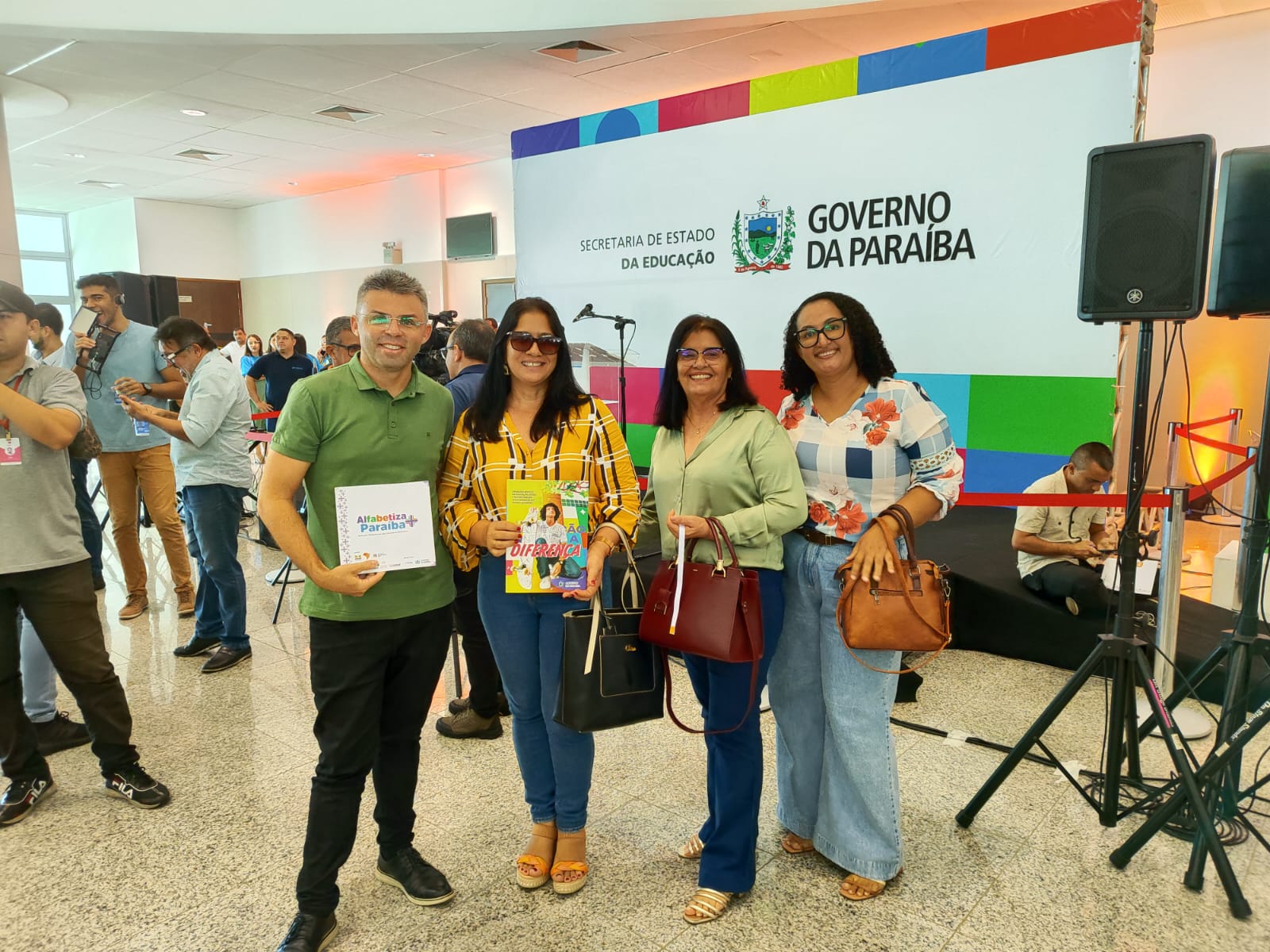 ANIVERSÁRIO DE UM ANO DO PACTO ALFABETIZA MAIS PARAÍBA E ENTREGA DO PRÊMIO ESCOLA REFERÊNCIA EM APRENDIZAGEM E DO SELO MUNICÍPIO REFERÊNCIA EM APRENDIZAGEM